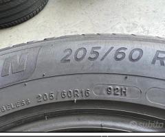 2 Gomme 205/60 R16 92H Michelin estive 85% residui