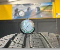 2 Gomme 235/35 R20 92W Pirelli invernali90%residui