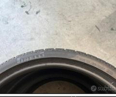 2 Gomme 235/35 R20 92W Pirelli invernali90%residui