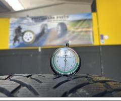 2 Gomme 275/40 R20 Nokian invernali 80% residui