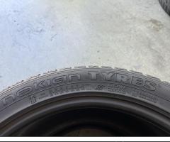 2 Gomme 275/40 R20 Nokian invernali 80% residui