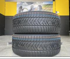 2 Gomme 245/45 R20 Pirelli Invernali 80% residui