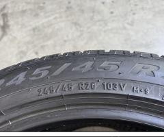 2 Gomme 245/45 R20 Pirelli Invernali 80% residui