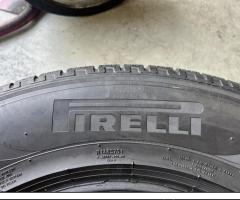 4 Gomme 235/65 R17 Pirelli Invernali 80% residui - 4