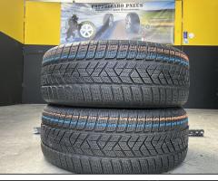 2 Gomme 235/55 R18 Pirelli invernali 90% residui