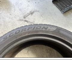 4 Gomme 285/40 R21 Pirelli invernali 80% residui - 5