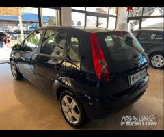 FORD FIESTA 1.4 TDI del 2009 con soli 130000KM - 6