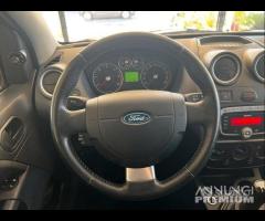 FORD FIESTA 1.4 TDI del 2009 con soli 130000KM - 9