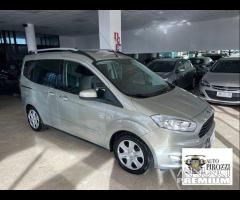 FORD TOURNEO 1.5 TDCI del 2016 con 155000KM - 2