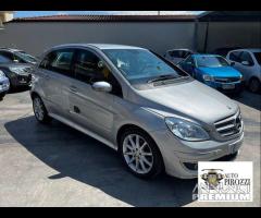 MERCEDES CLASSE B180 del 2006 con 300000KM