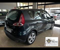 RENAULT SCENIC XMOD del 2011 con 161000KM