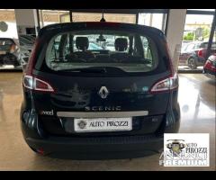 RENAULT SCENIC XMOD del 2011 con 161000KM