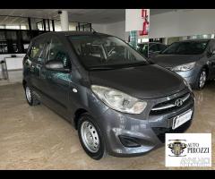 HYUNDAI i10 1.1 Benz del 2011 con 125000KM - 2