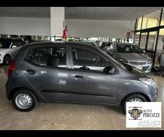 HYUNDAI i10 1.1 Benz del 2011 con 125000KM