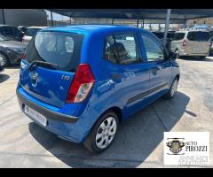 HYUNDAI i10 benz/GPL del 2010 con 136000KM