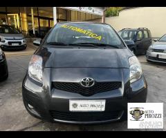 TOYOTA YARIS 1.3 Benz Cambio automatico 2011