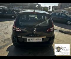 RENAULT SCENIC 1.6 BENZ 2011 con soli 110000KM - 4