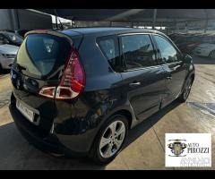 RENAULT SCENIC 1.6 BENZ 2011 con soli 110000KM - 5