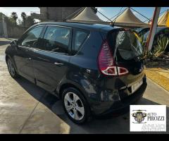 RENAULT SCENIC 1.6 BENZ 2011 con soli 110000KM - 6