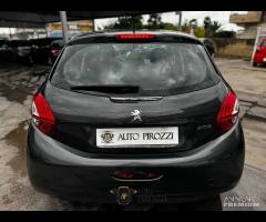 PEUGEOT 208 1.2 BENZINA 82 CV ANNO 2015