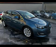 OPEL ASTRA 1.4 Turbo Benz/GPL 2014 170000KM