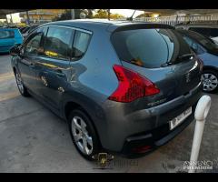 PEUGEOT 3008 1.6 HDI PREMIUM del 2012 - 5