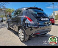 LANCIA Ypsilon 1.2 - 6