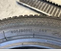 2 Gomme 205/55 R17 95V Kleber invernali85% residui