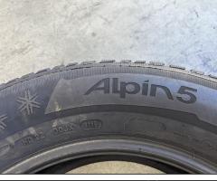 4 Gomme 215/65 R17 Michelin invernali 85% residui