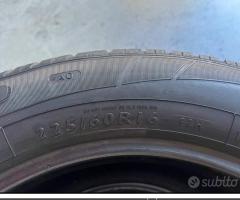 2 Gomme 225/60 R16 Dunlop invernali 90% residui