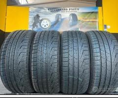 4 Gomme 235/35 R20 Pirelli invernali 95% residui