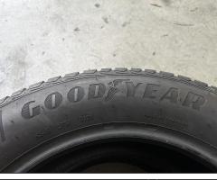 2 Gomme 235/60 R18 Goodyear 4 Stagioni 85% residui