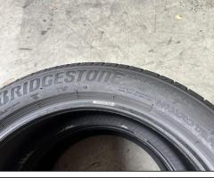 2 Gomme 225/50 R18 99W Bridgestone RFT 80% residui