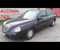 Ammiraglia Lancia Thesis automatica o manuale entr