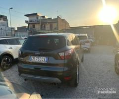 Ford Kuga 1.5 TDCI 120 CV Automatica 2019 Titanium - 6