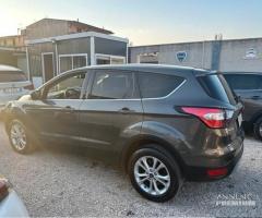 Ford Kuga 1.5 TDCI 120 CV Automatica 2019 Titanium - 8