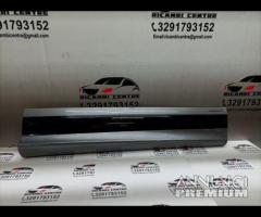 GRIGLIA STAMPAGGIO PORTA POSTERIORE DX RANGE ROVER