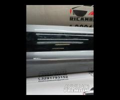 GRIGLIA STAMPAGGIO PORTA POSTERIORE DX RANGE ROVER