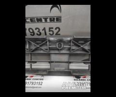 GRIGLIA STAFFA CENTRALE ANTERIORE RENAULT TRAFIC 6 - 10