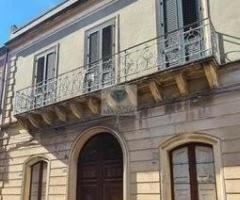 Palazzo storico con cortile Fiumefreddo di Sicilia