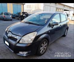 Toyota Corolla Verso 2007 2.2 Demolita - Ricambi - 1