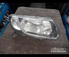 Faro - Fanale Destro Per Dacia Logan 2014 - 1