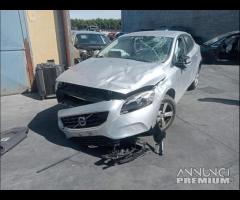 Volvo V40 2015 2.0 TD Demolita - Per Ricambi