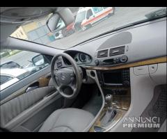 Mercedes Classe E320 W211 Evo Demolita - Ricambi - 9