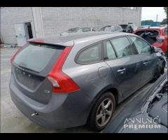 Volvo V60 2015 2.0TD Demolita - Per Ricambi - 5