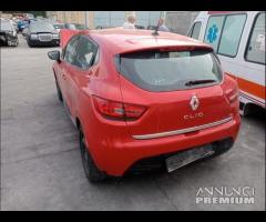 Renault Clio 2015 900 TCE Demolita - Per Ricambi