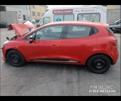 Renault Clio 2015 900 TCE Demolita - Per Ricambi