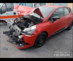 Renault Clio 2015 900 TCE Demolita - Per Ricambi