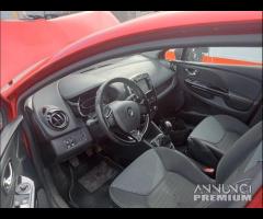 Renault Clio 2015 900 TCE Demolita - Per Ricambi - 9