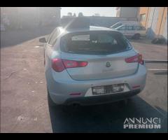 Alfa Romeo Giulietta Demolita - Per Ricambi 1.4TB - 5